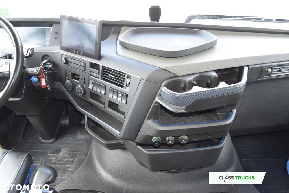 Volvo FH 460 Globetrotter XL i-Save - 11