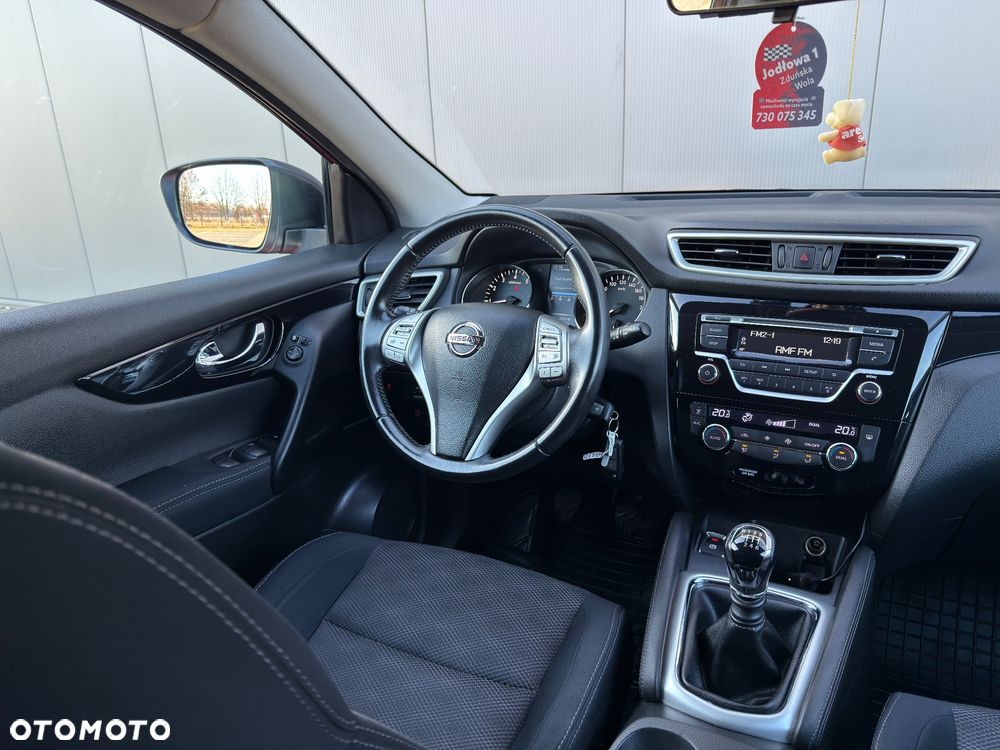 Nissan Qashqai 1.2 DIG-T N-Connecta EU6 - 8