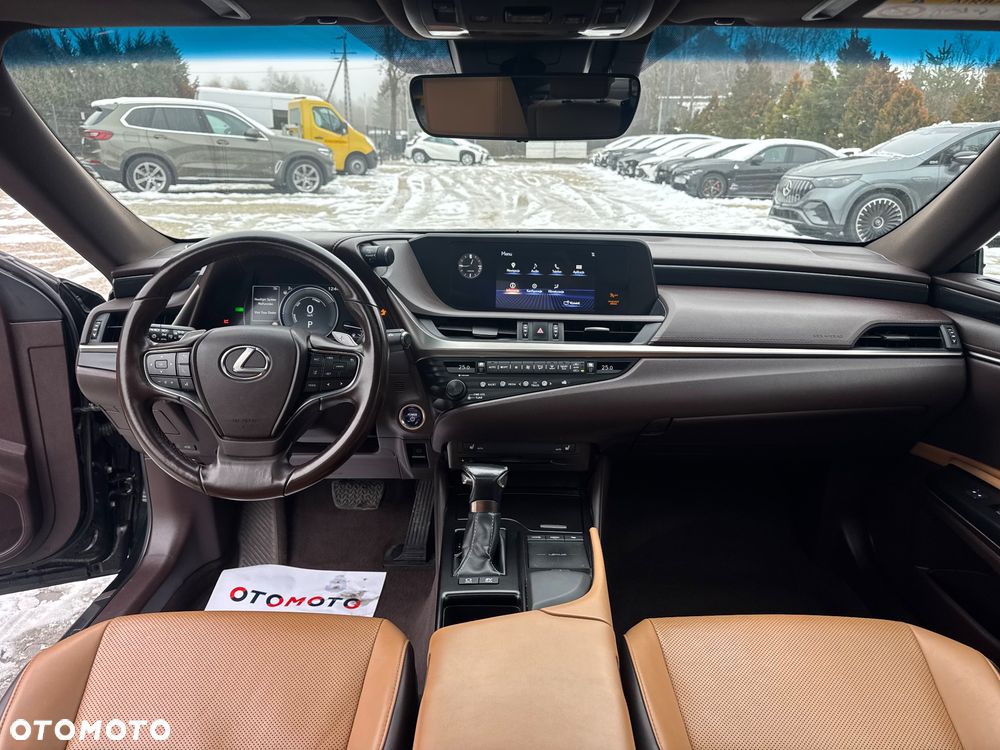Lexus ES 300h Prestige - 32