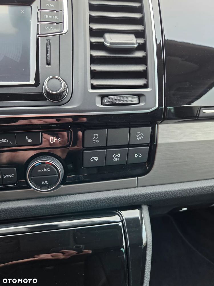 Volkswagen Multivan - 29