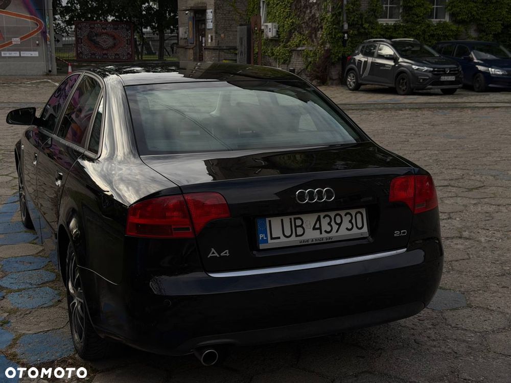 Audi A4 Limousine - 5