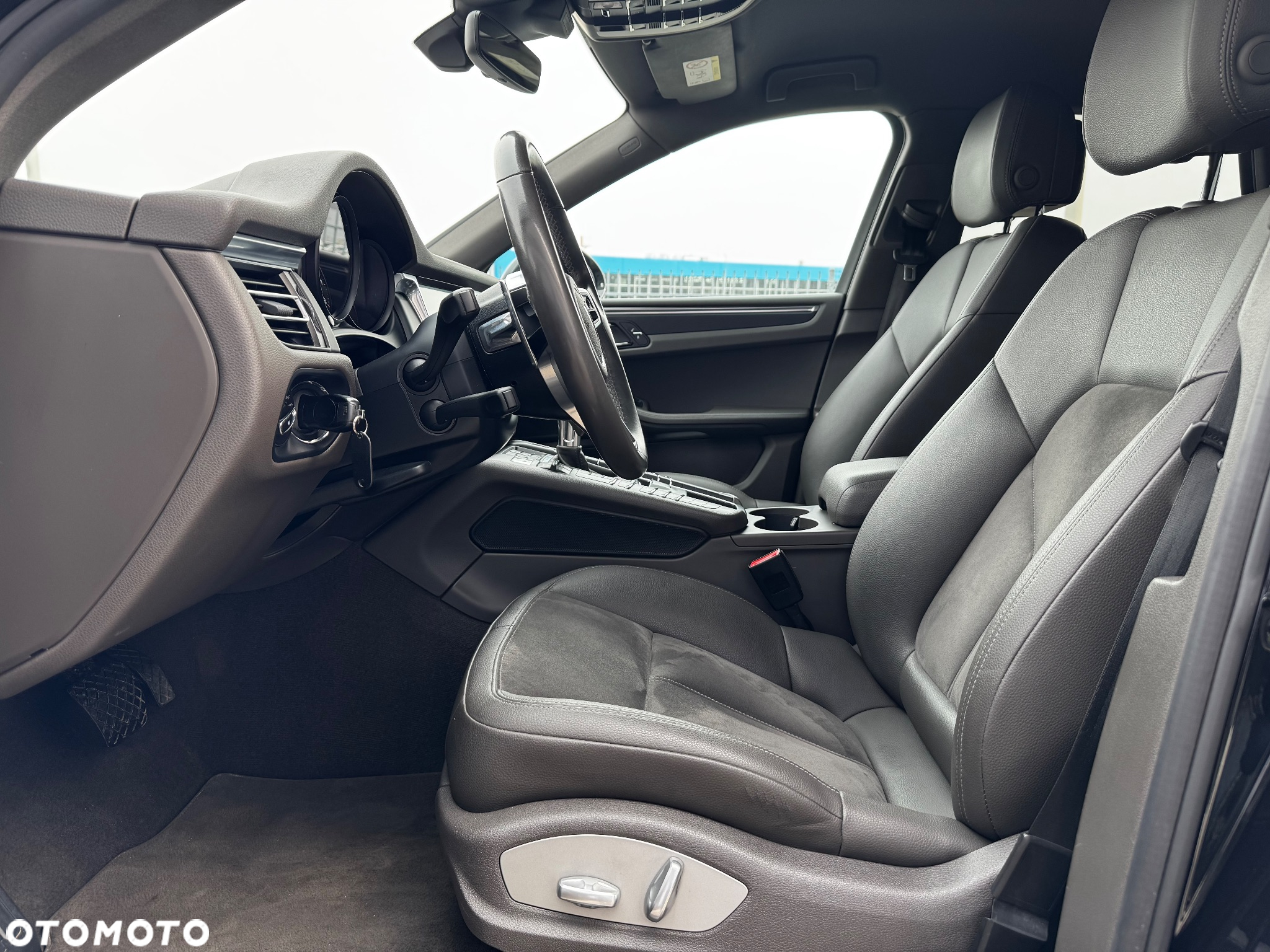 Porsche Macan Standard - 17