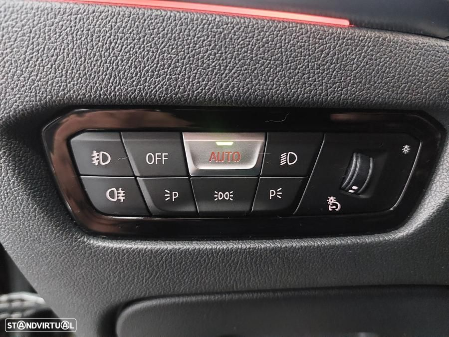 BMW 330 e Pack 50 anos M Auto - 19