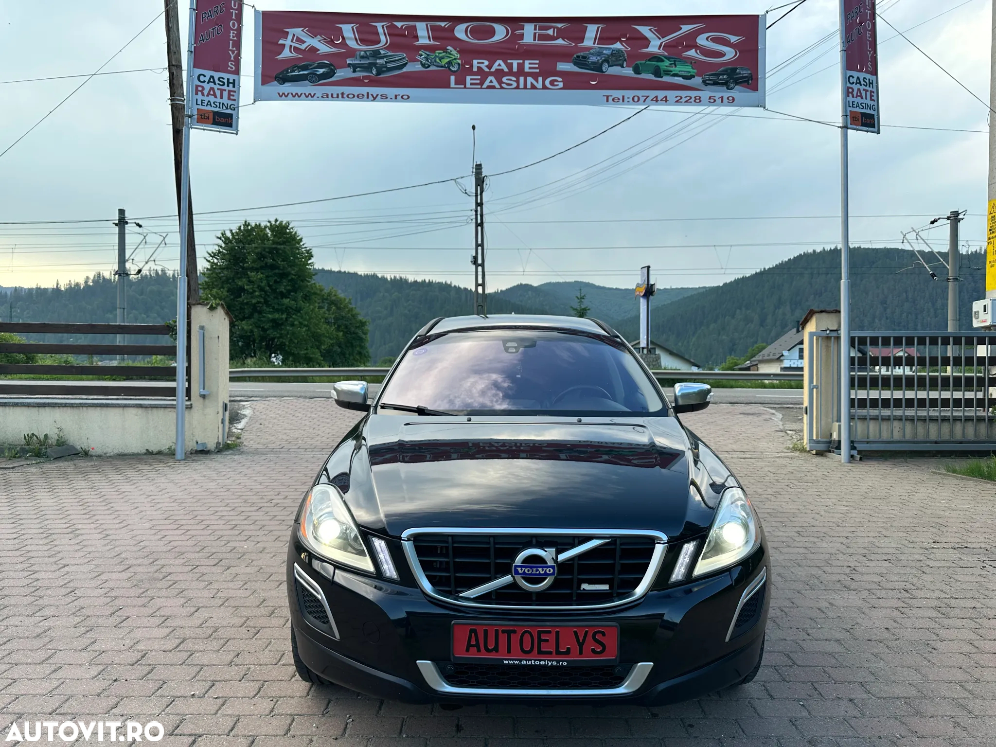 Volvo XC 60 D5 AWD Aut. RDesign - 2