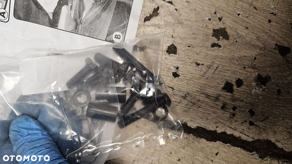 Stelaż pod kufer centralny Givi SR355M Yamaha X-Max 250 - 3