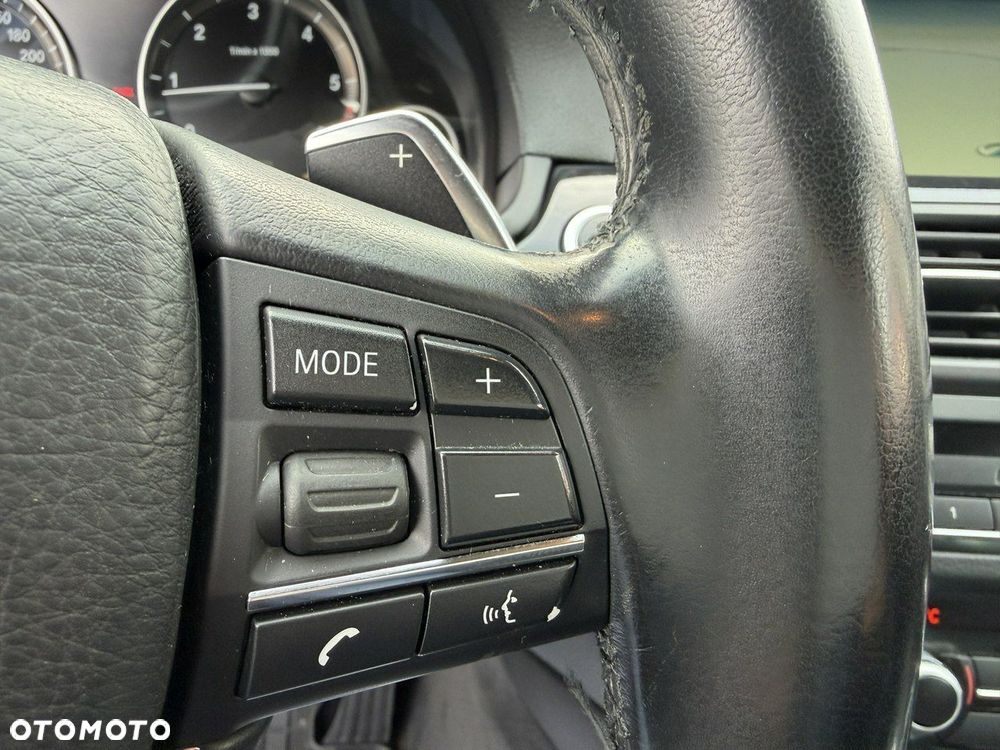 BMW Seria 5 525d Sport-Aut - 23