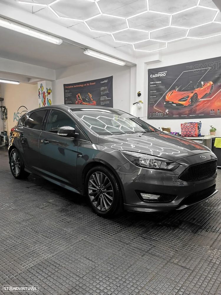Ford Focus 1.0 EcoBoost ST-Line - 1