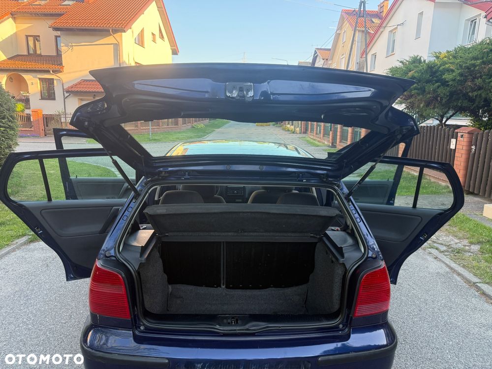 Volkswagen Polo 1.4 Comfortline - 16