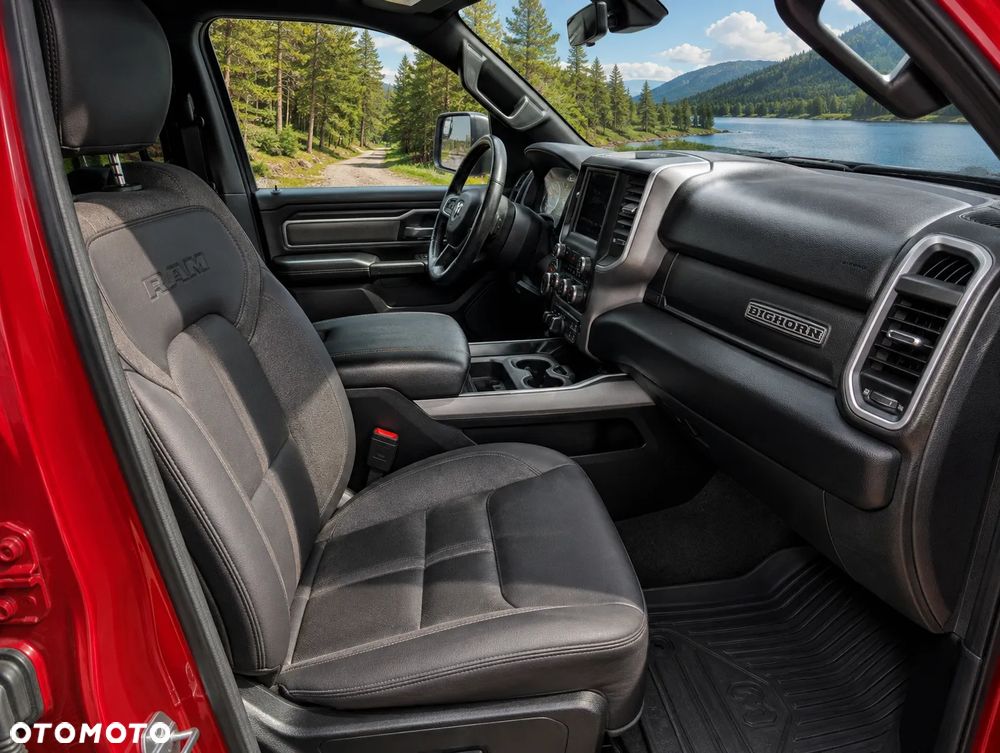 RAM 1500 Quad Cab Laramie - 24
