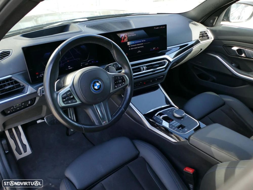 BMW 330 e Pack Desportivo M Auto - 29