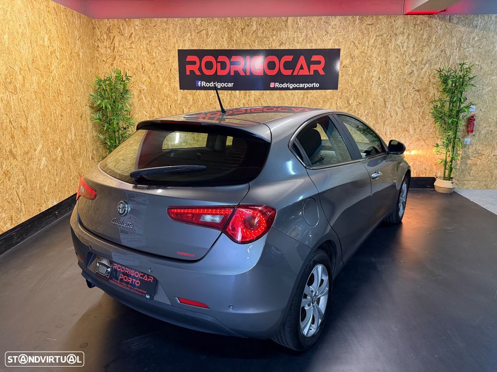 Alfa Romeo Giulietta 1.6 JTDm Veloce - 3