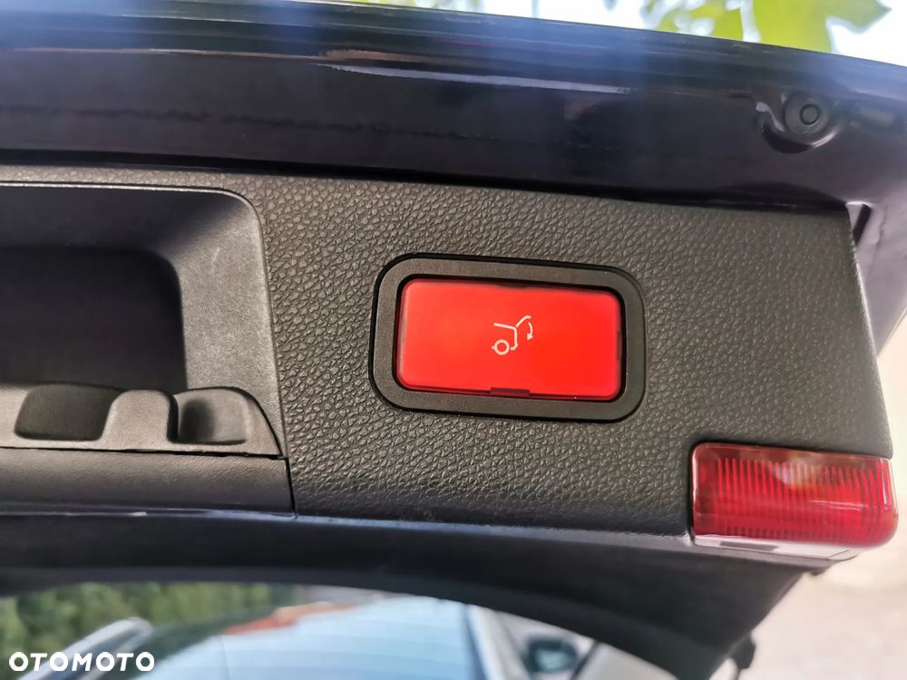 Mercedes-Benz Klasa C 320 CDI DPF 7G-TRONIC Avantgarde - 13