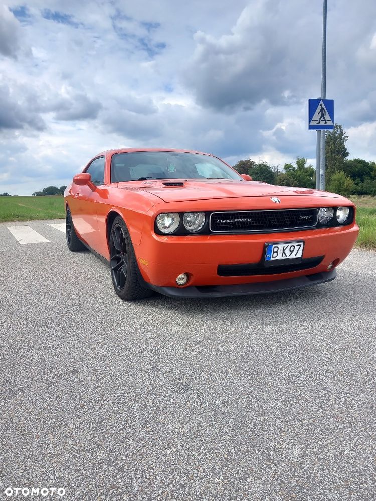 Dodge Challenger - 1