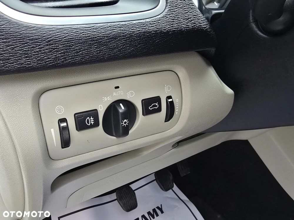 Volvo V40 T3 - 30