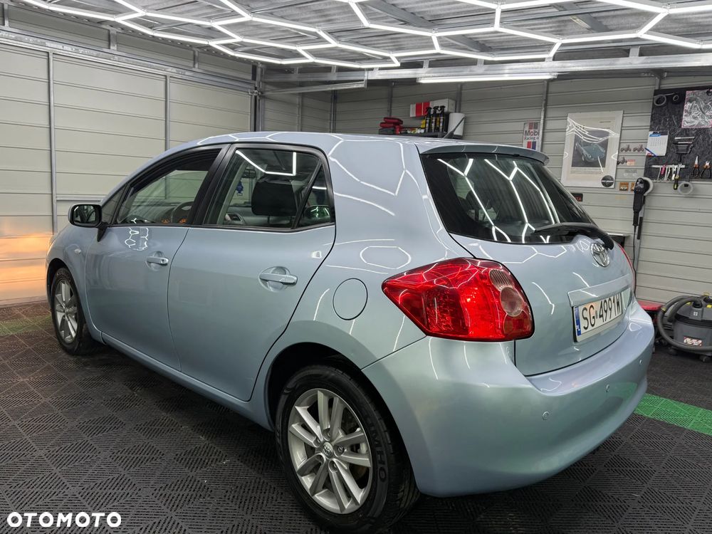 Toyota Auris 1.6 VVT-i Executive - 5