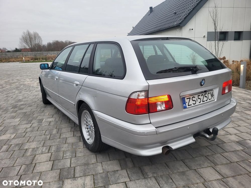 BMW Seria 5 525i - 5
