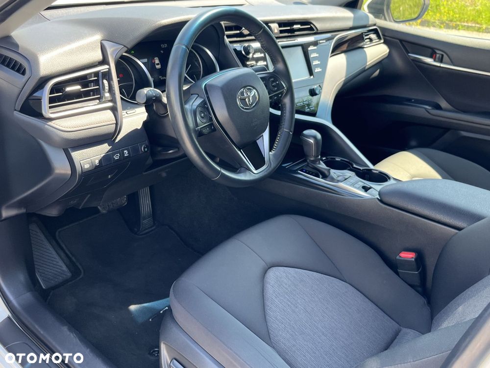 Toyota Camry 2.5 Hybrid Comfort CVT - 10