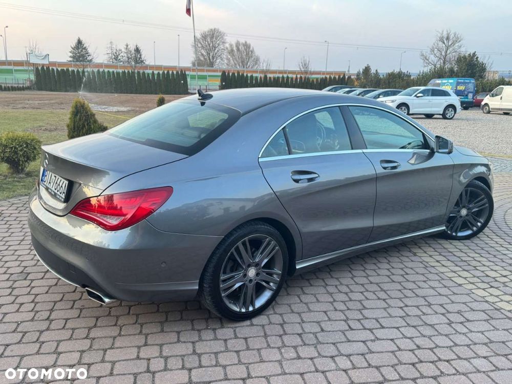 Mercedes-Benz CLA 200 7G-DCT Orange Art Edition - 5