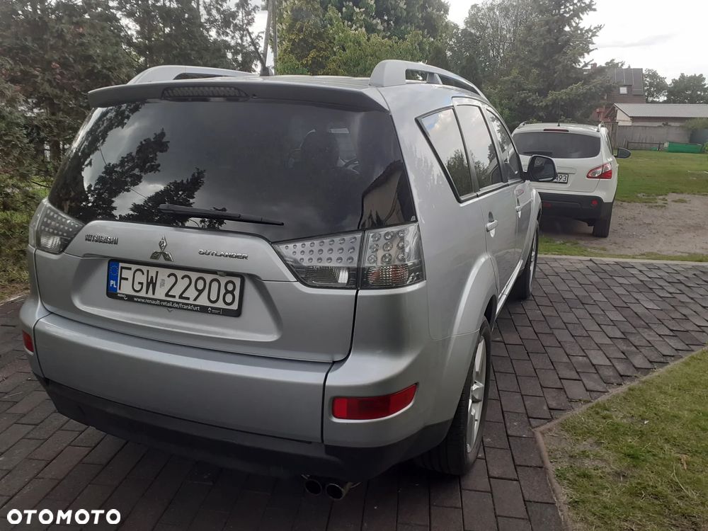 Mitsubishi Outlander 2.0 DID Instyle - 3