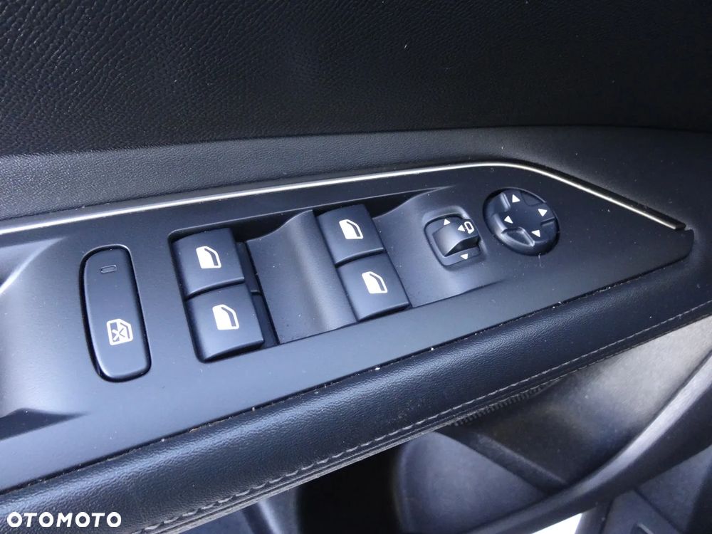 Peugeot 3008 PureTech 130 Stop & Start GPF Active - 31