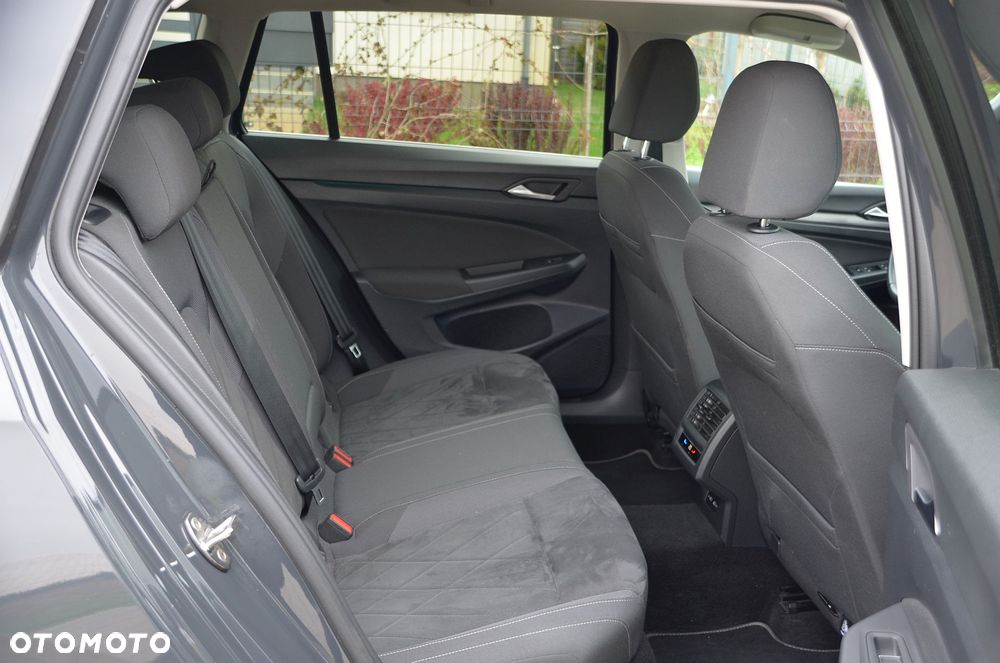 Volkswagen Golf 1.5 eTSI EVO Style DSG - 18