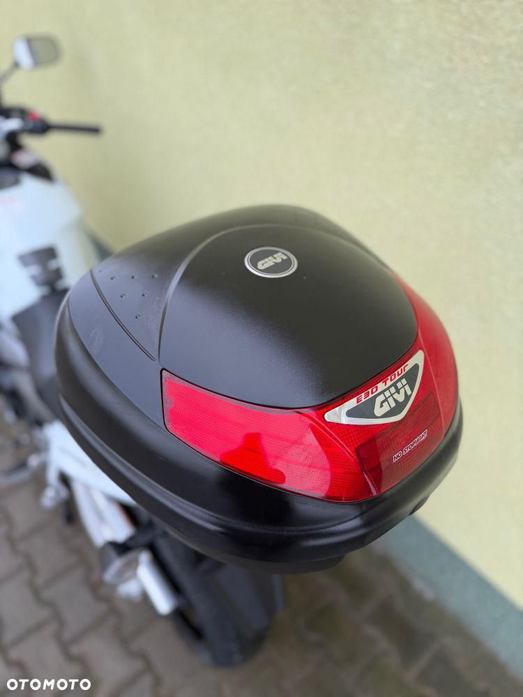 Suzuki GSX - 23