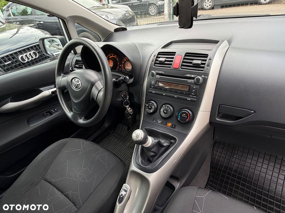 Toyota Auris 1.33 VVT-i Life - 12