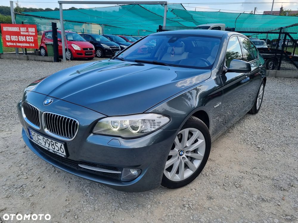 BMW Seria 5 528i Sport-Aut Luxury Line - 2