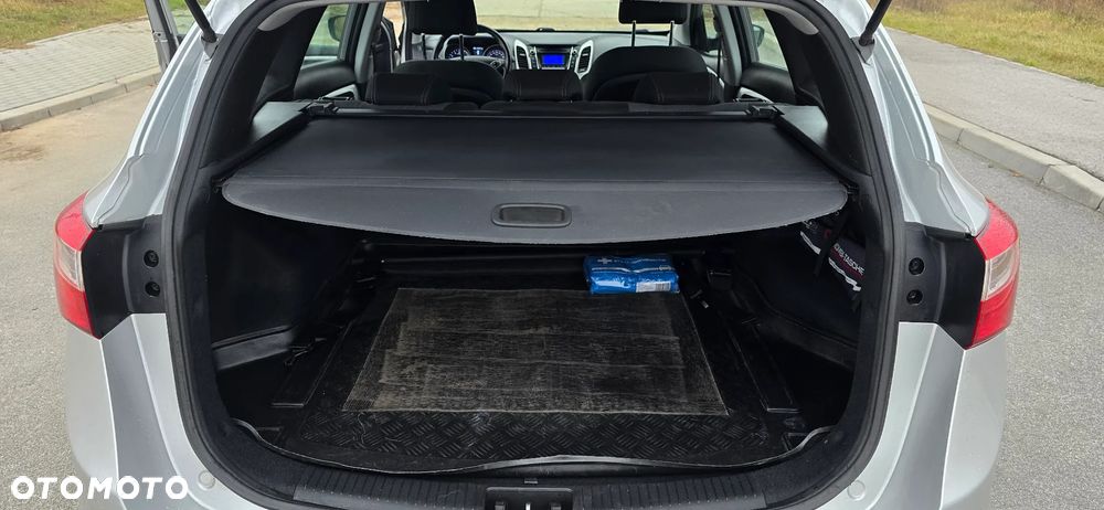 Hyundai i30 blue Kombi 1.4 YES Gold - 34