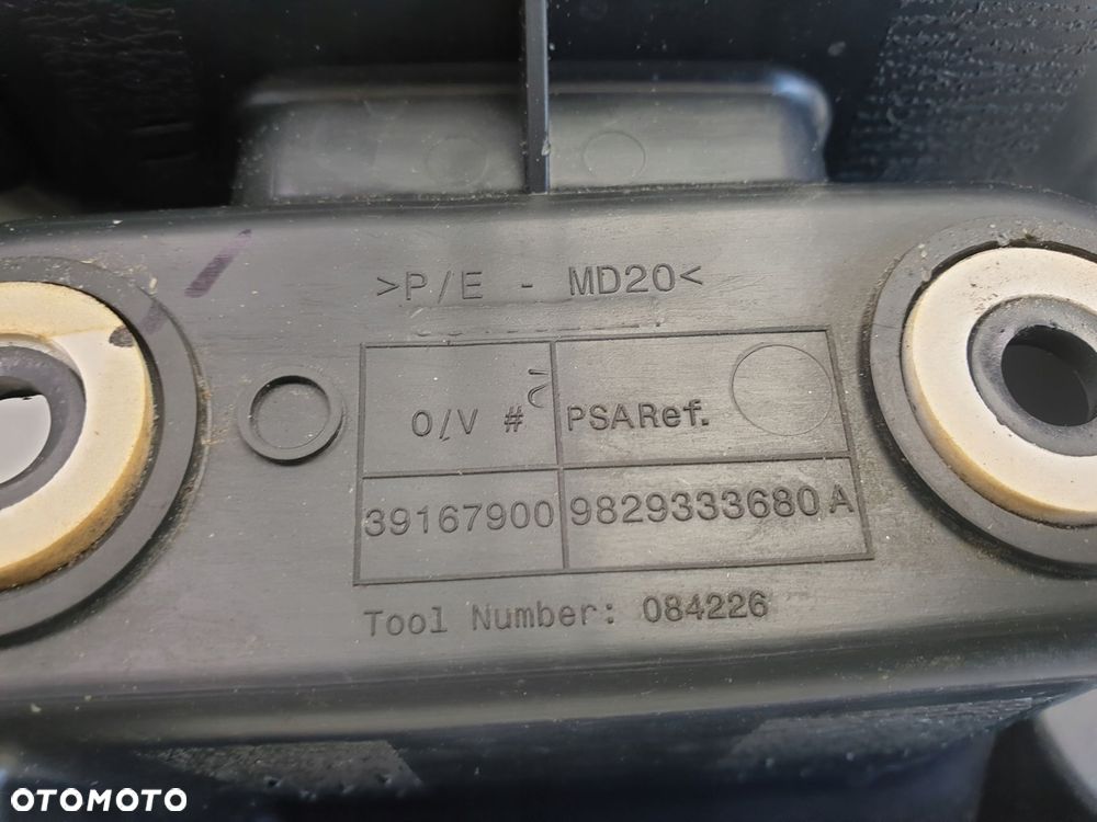 Opel Corsa F ŚLIZG ZDERZAKA prawy tył 39167900 - 7