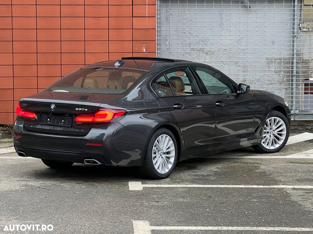 BMW Seria 5 530e Aut. Luxury Line - 2