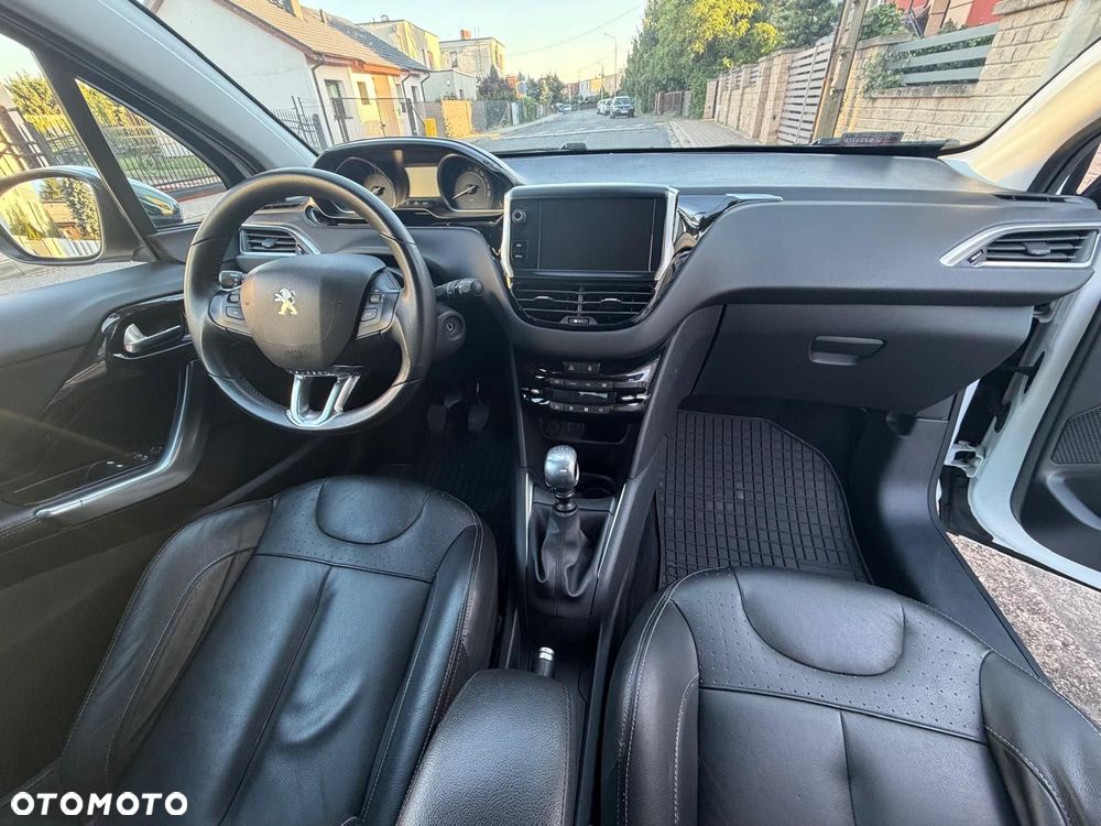 Peugeot 208 1.6 THP Allure - 8
