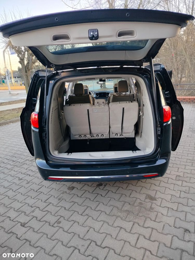 Chrysler Pacifica - 38