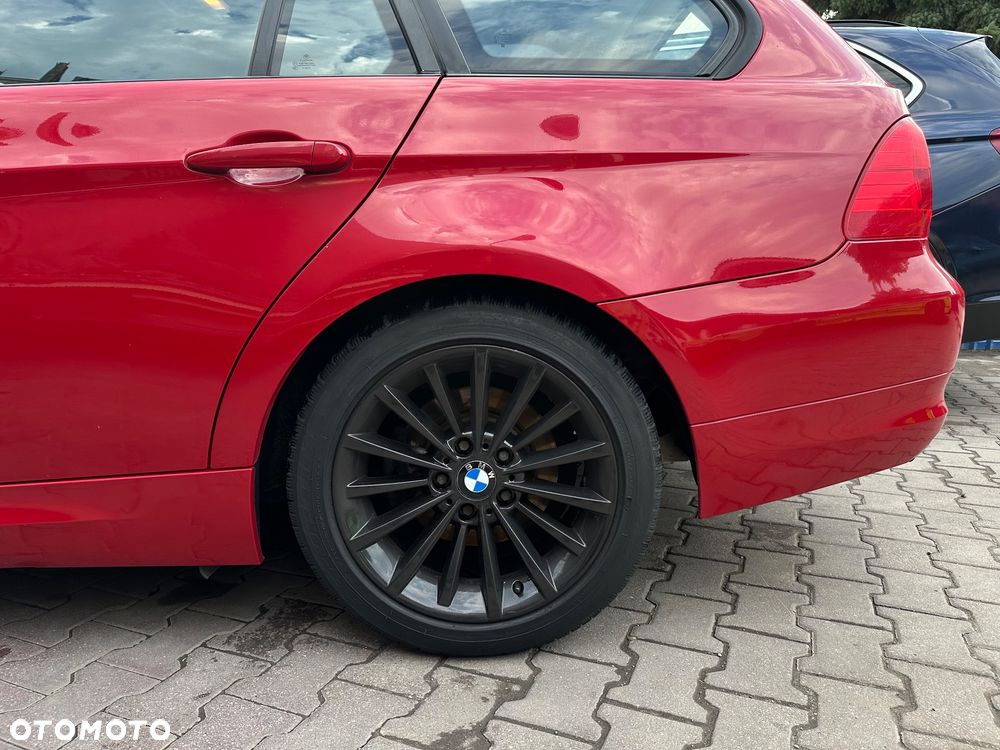 BMW Seria 3 320i Touring - 17
