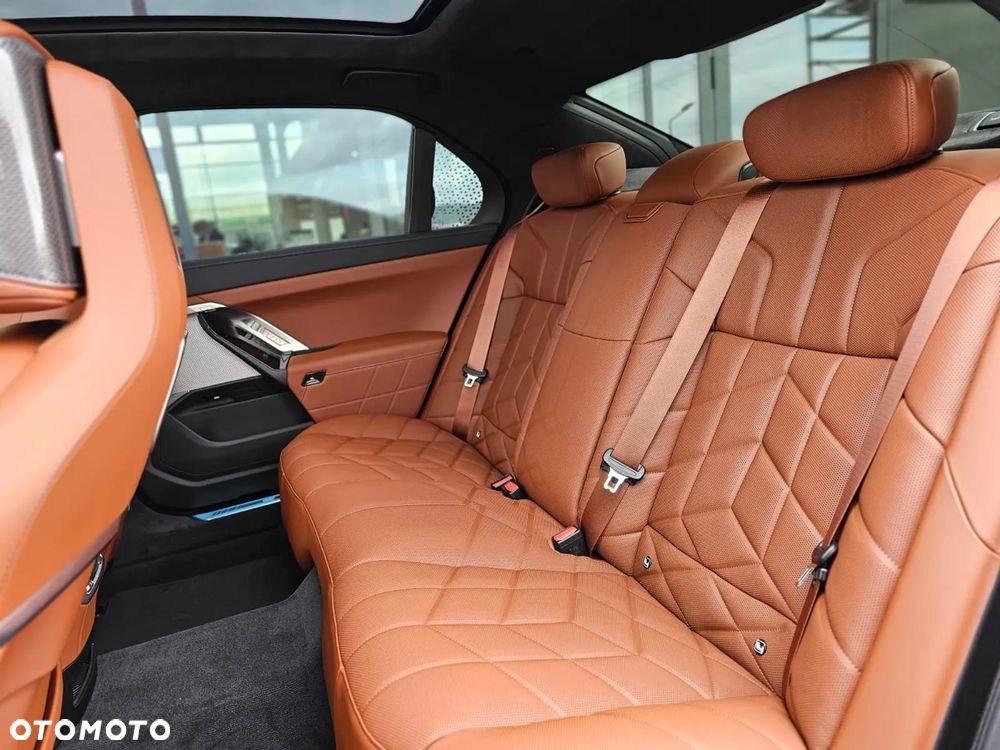 BMW Seria 7 - 31