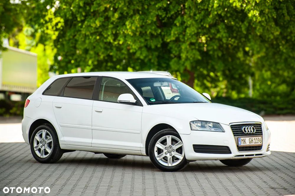 Audi A3 Sportback 1.6 Ambiente - 4