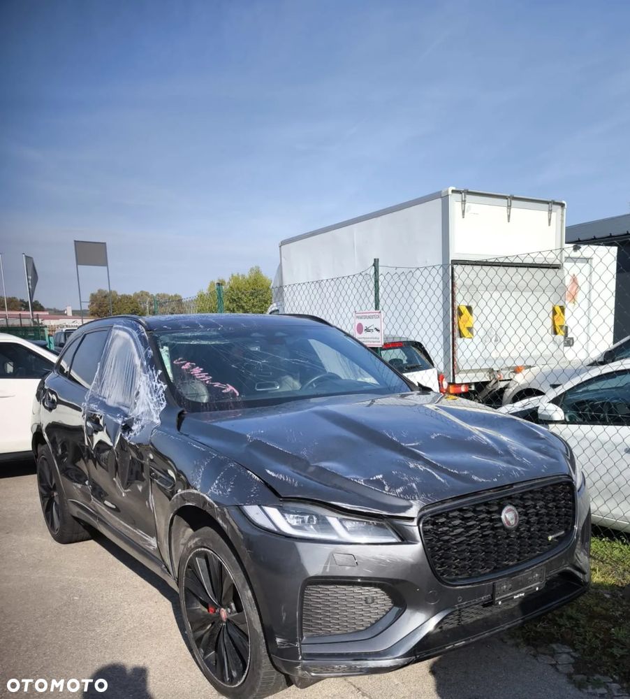 Jaguar F-Pace 2.0 P250 mHEV AWD R-Dynamic SE - 9