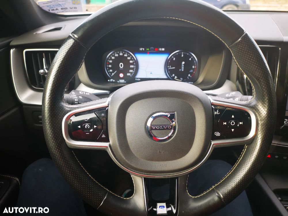 Volvo XC 60 D4 AWD R-Design - 6