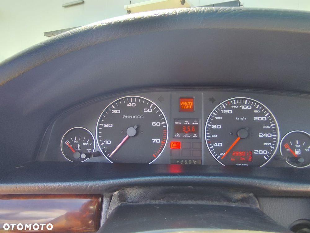 Audi A6 Avant 2.6 E - 12