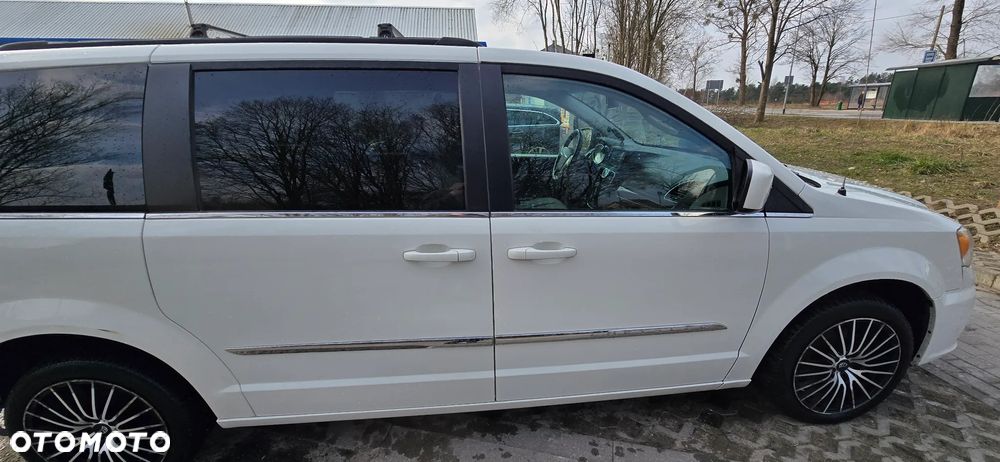 Chrysler Town & Country 3.6 Touring - 4