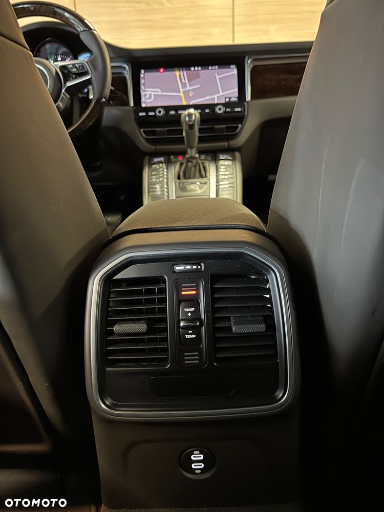 Porsche Macan - 25