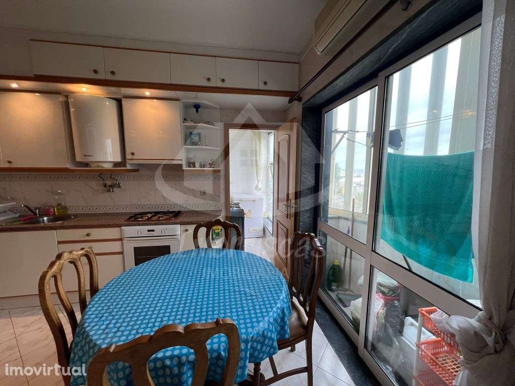 Apartamento T3 totalmente mobilado em Sacavém para arrendamento - Grande imagem: 2/34