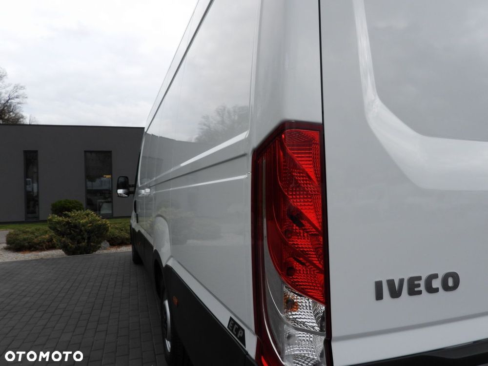 Iveco DAILY 35S14 FURGON CHŁODNIA  0*C ZASILANIE 230V TEMPOMAT AUTOMAT HI-MATIC KLIMATYZACJA  140KM - 21