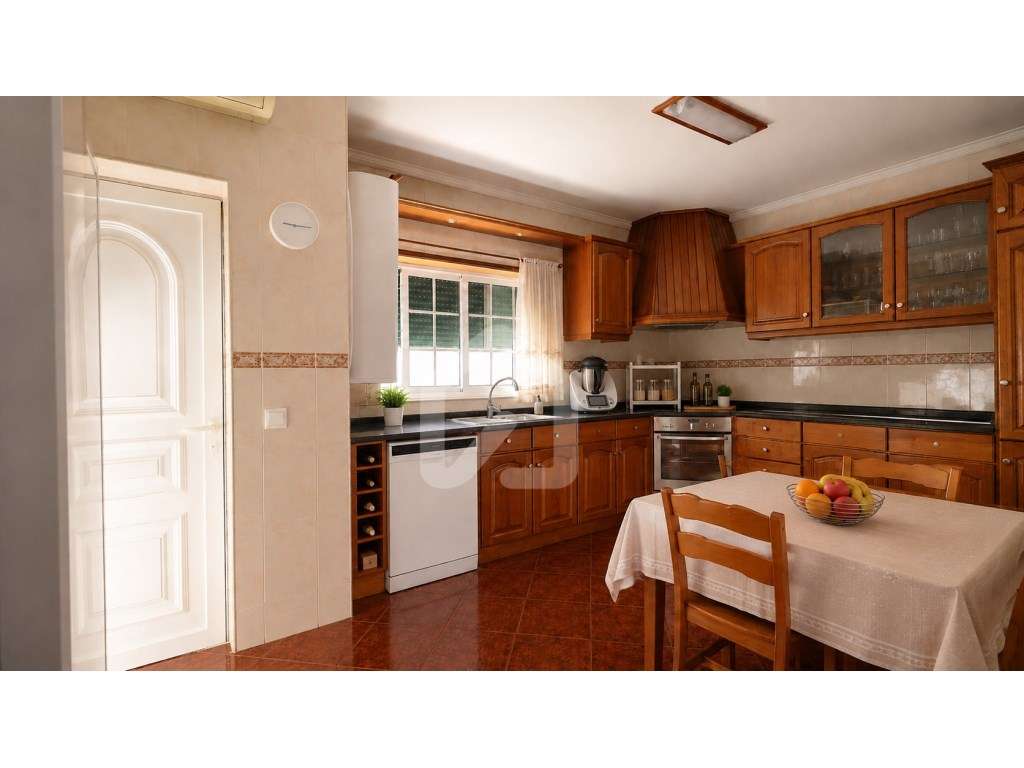 Moradia T2+1 com 512 m² de terreno em Vale S. Cosme - Grande imagem: 5/17