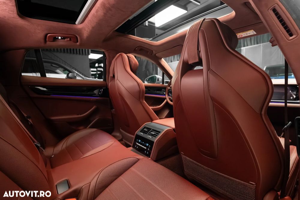 Porsche Panamera 4 - 30