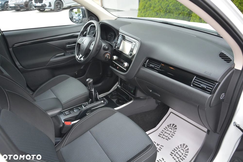 Mitsubishi Outlander - 18