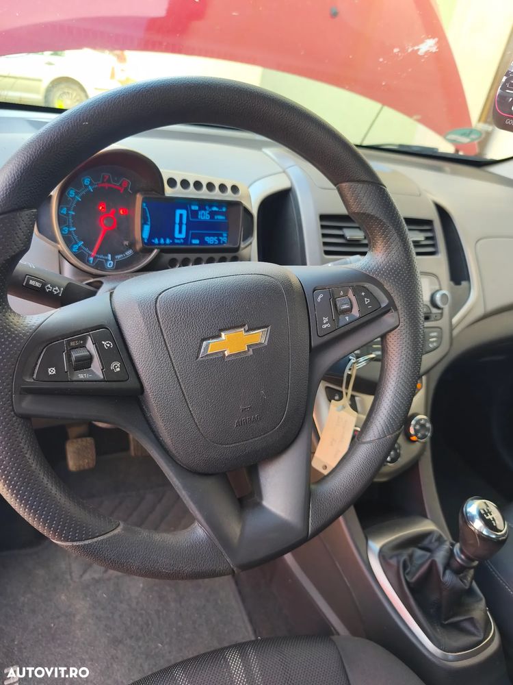 Chevrolet Aveo 1.4 LT - 8