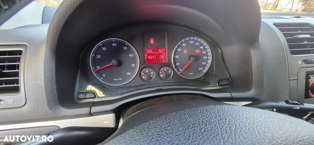 Volkswagen Golf - 10