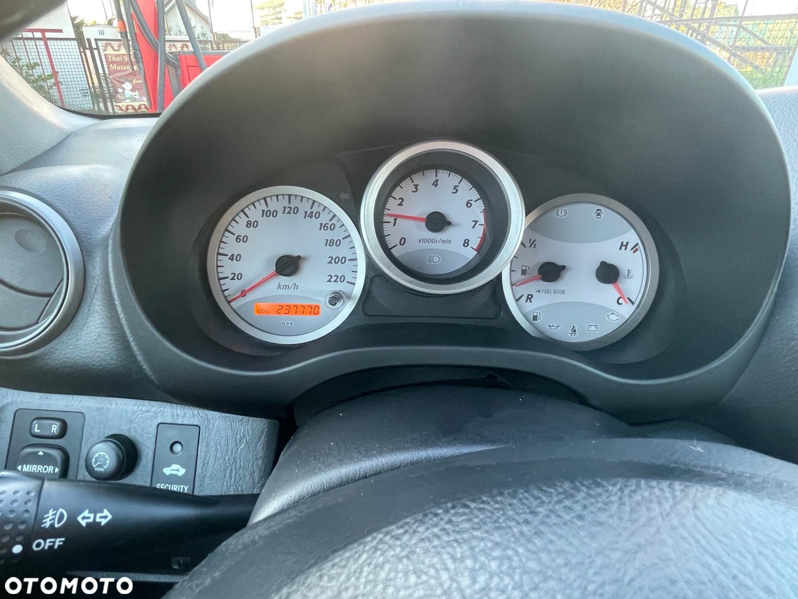 Toyota RAV4 - 16