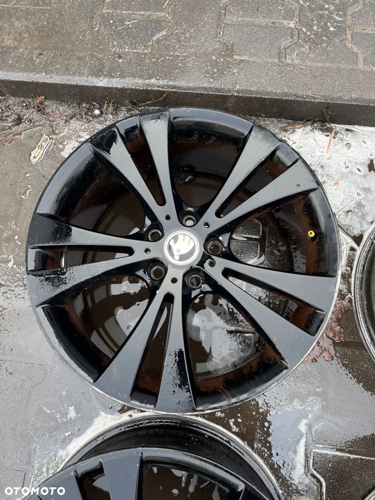 SKODA SUPERB FELGI ALUMINIOWE 18'' 5x112 7,5J - 5